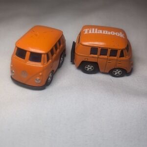 2x Rare WELLY 1962 VW Volkswagen Bus TILLAMOOK Pull Back Racer